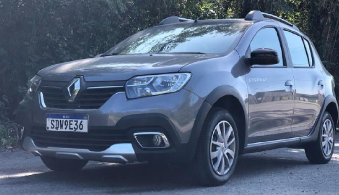 O Renault Stepway contra com quatro air-bags, central multimídia e faróis de neblina.