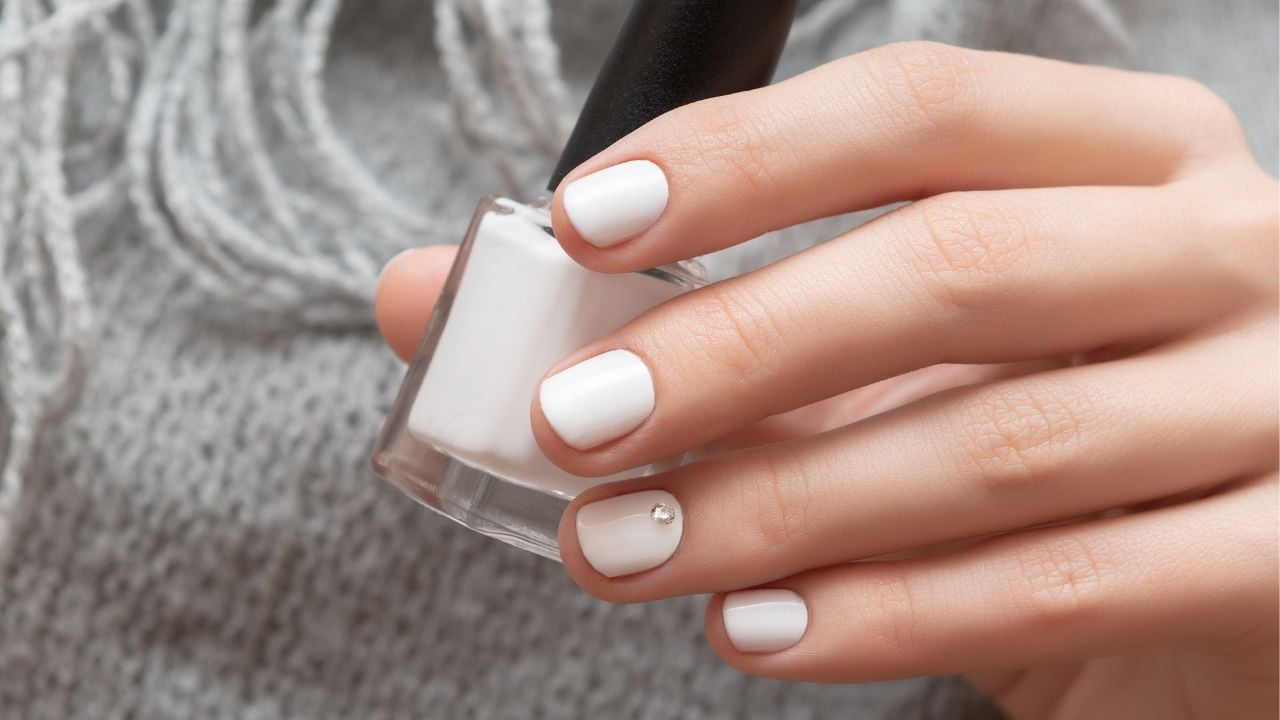 cores-de-esmalte-combinam-branco