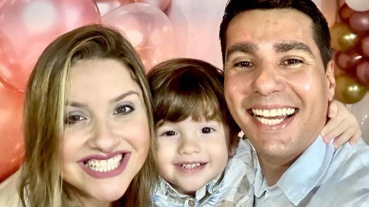 Giselle com o marido, Rocini Tavares, e o filho, João, de 2 anos