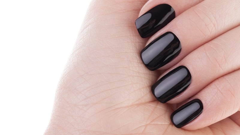 unhas pintadas em preto