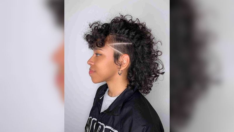 Para cabelos encaracolados, o sidecut também é uma alternativa.