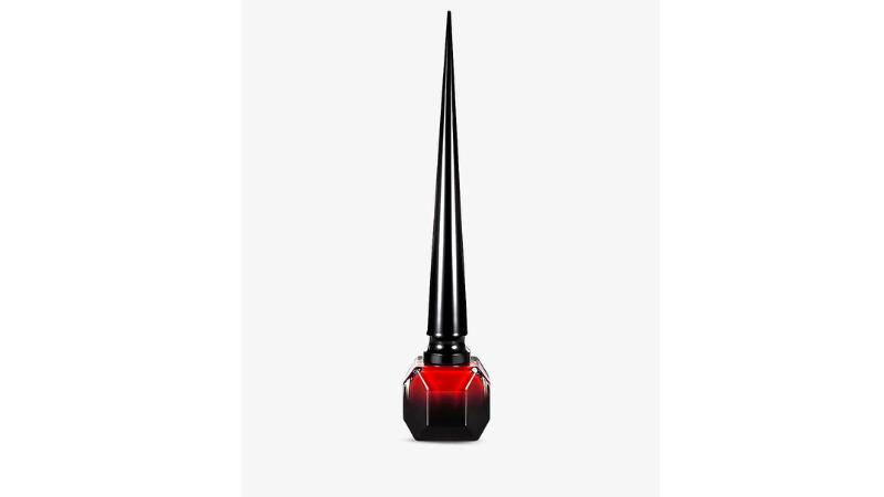 Esmalte da marca Louboutin.