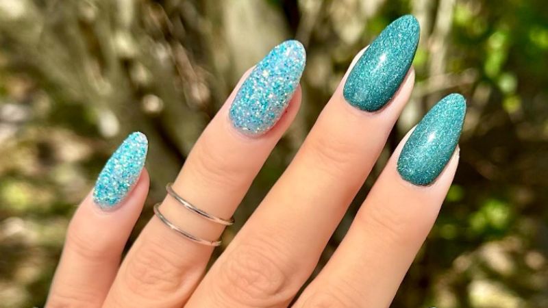 unhas-com-glitter