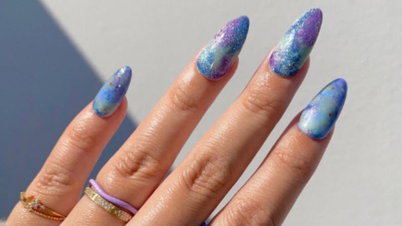 unhas-com-glitter