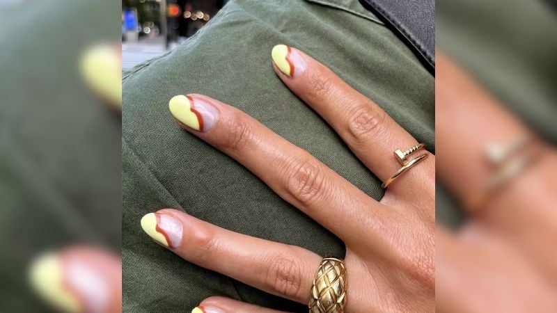 O doce-de-leite é uma das principais cores para unhas em 2023, sua combinação com o amarelo é belíssima!