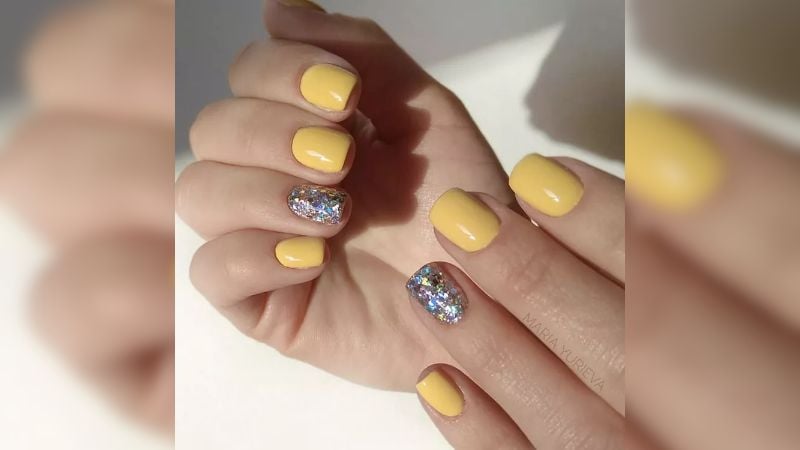 Sempre é hora de brilhar! Misturar o amarelo com glitter é uma ótima ideia para eventos.