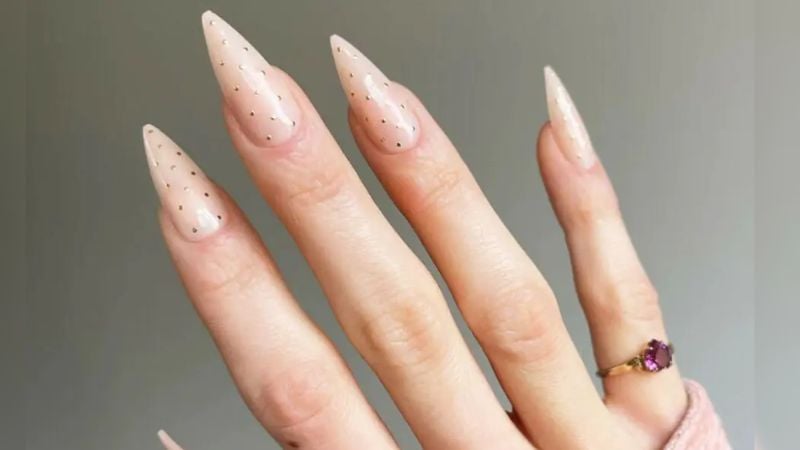 Tão importante quanto a cor, é o formato. Para quem deseja marcas presença as unhas stiletto são tudo!