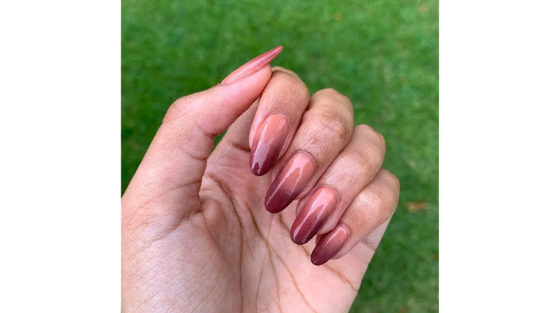 Unhas nude em degradê