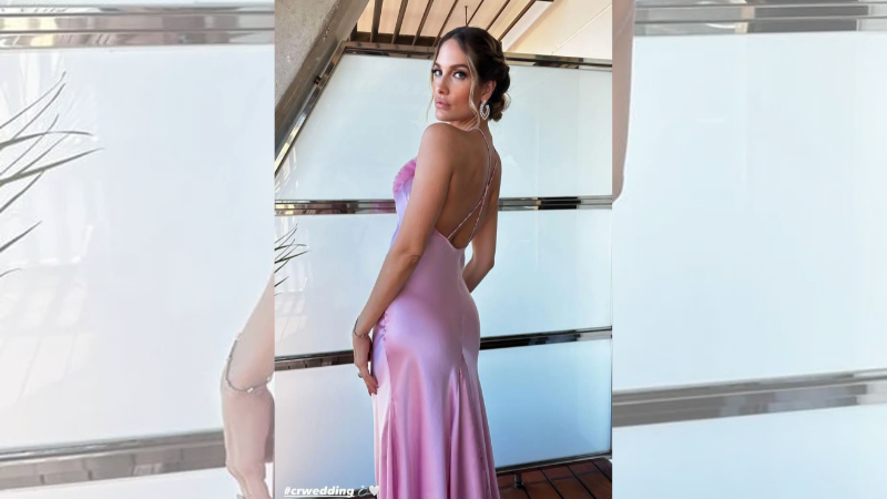 vestidos com as costas nuas são sensuais