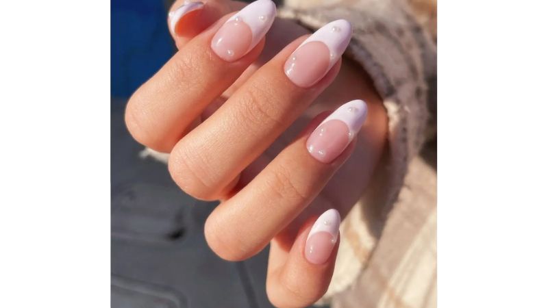 Unhas francesinhas com aplicações