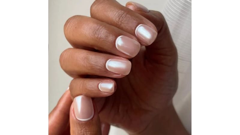 Unhas acetinadas.