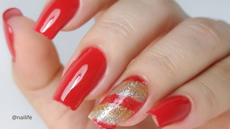 unhas ouro e glitter