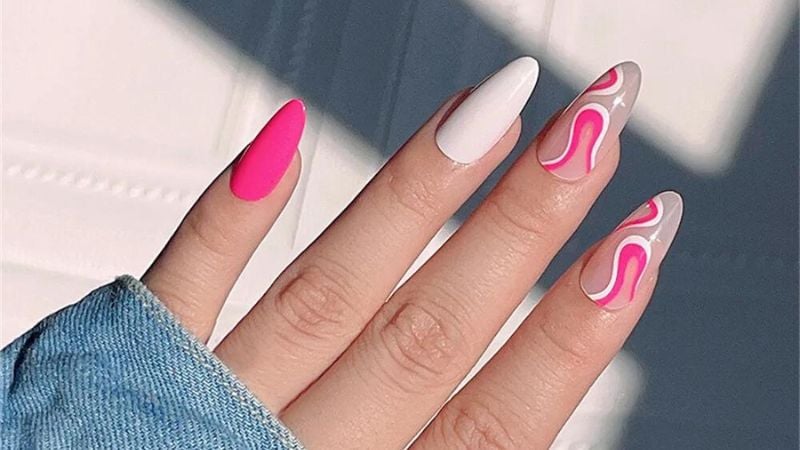 unhas rosa e branco