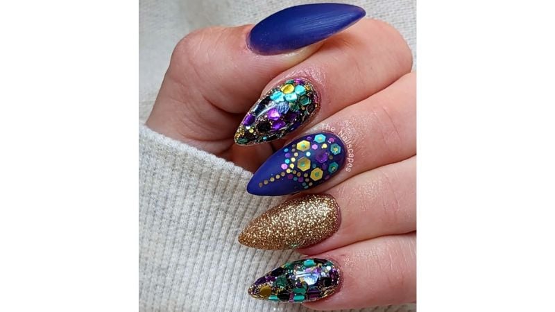 Unhas decoradas para o carnaval