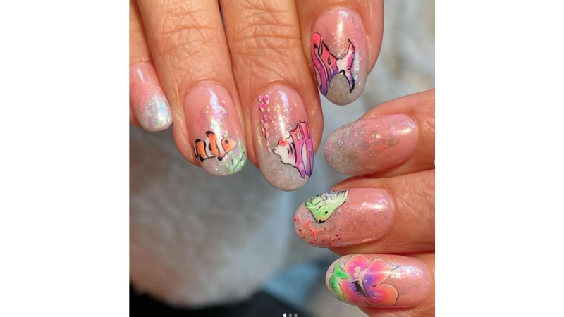 Unhas tropicais.