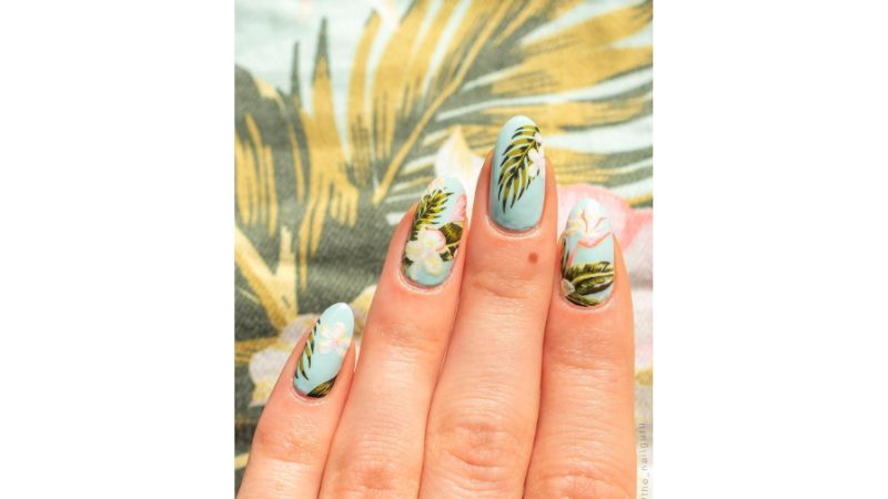 Unhas tropicais.