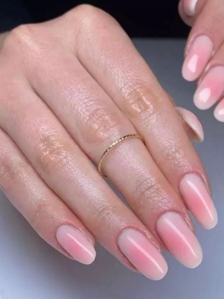 unhas rosadas
