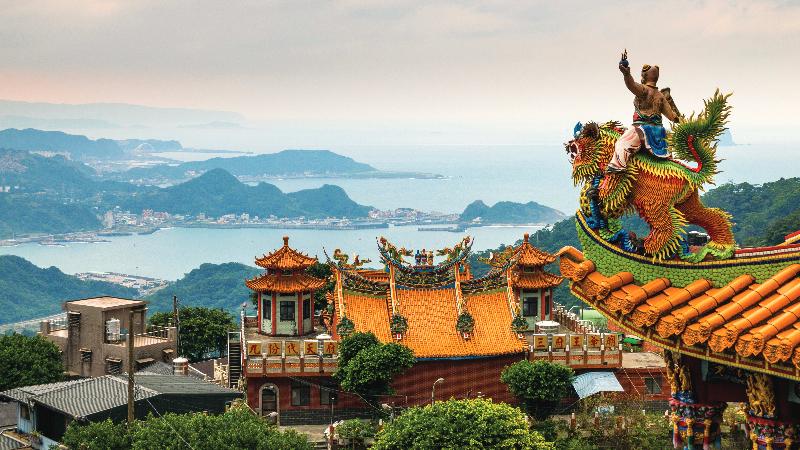 Há templos coloridos, como este de Jiufen, em toda a Taiwan.