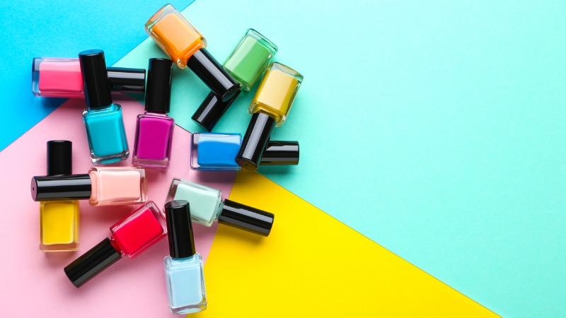 esmaltes coloridos