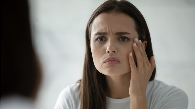 mulher jovem colágeno