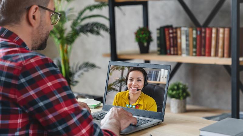 entrevista de emprego por vídeo