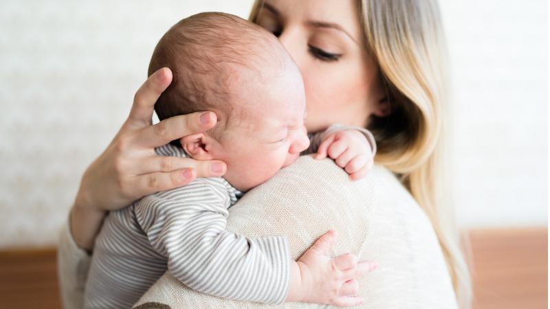 refluxo em bebe por que ocorre