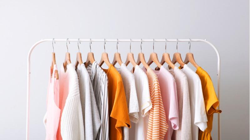 blusas básicas no guarda-roupa inteligente