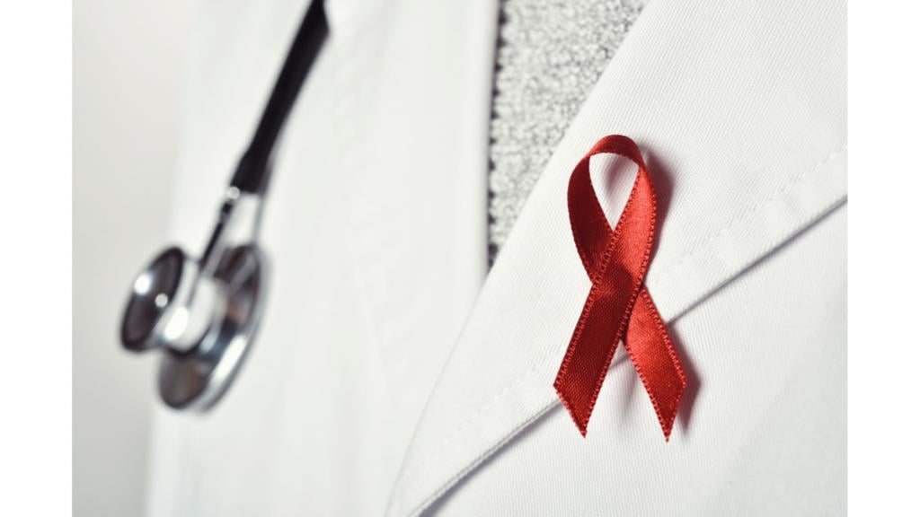 Entenda a diferença entre Aids e HIV e sabia quais são as formas de transmissão.