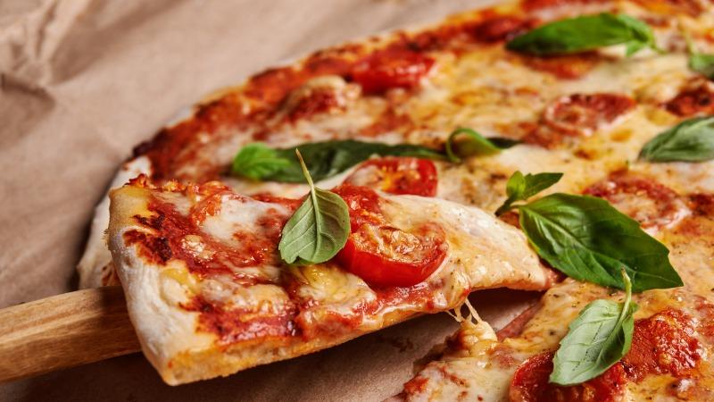 São muitas as receitas de massa de pizza.