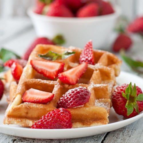 como fazer receita de waffle caseiro com morango