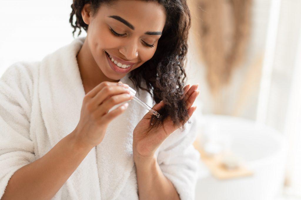 como fazer umectação no cabelo crespo 